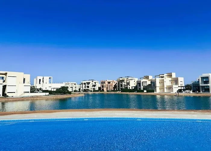 Luminous 4br Villa, Free Pool & Lagoon Access At Gouna Villa