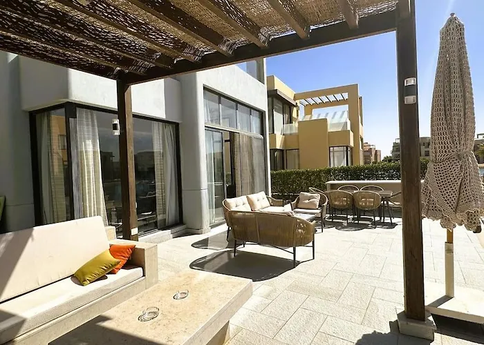 Luminous 4br Villa, Free Pool & Lagoon Access At Gouna Villa