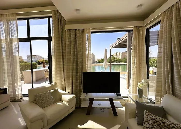 Luminous 4br Villa, Free Pool & Lagoon Access At Gouna * Hurgada