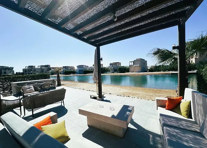 Luminous 4br Villa, Free Pool & Lagoon Access At Gouna Villa *